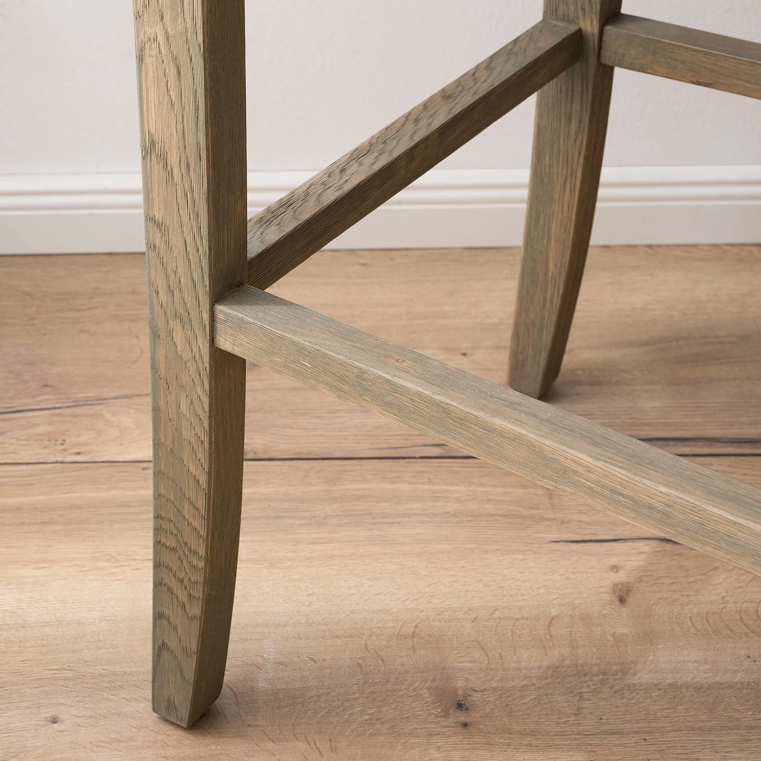 Maison Belfort Chaise de bar Nola - Tissu - Chêne massif - Gris foncé / Chêne foncé 10 Maison Belfort Chaise de bar Nola - Tissu - Chêne massif - Gris foncé / Chêne foncé – Image 10