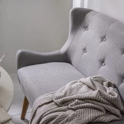 Mørteens Banquette Kamma (2 places) - Tissu / Chêne massif - Gris / Chêne -Meubles de salle à manger Soldes Magasin 1000016145 180809 09305903 GALLERYIMAGES P000000001000016145