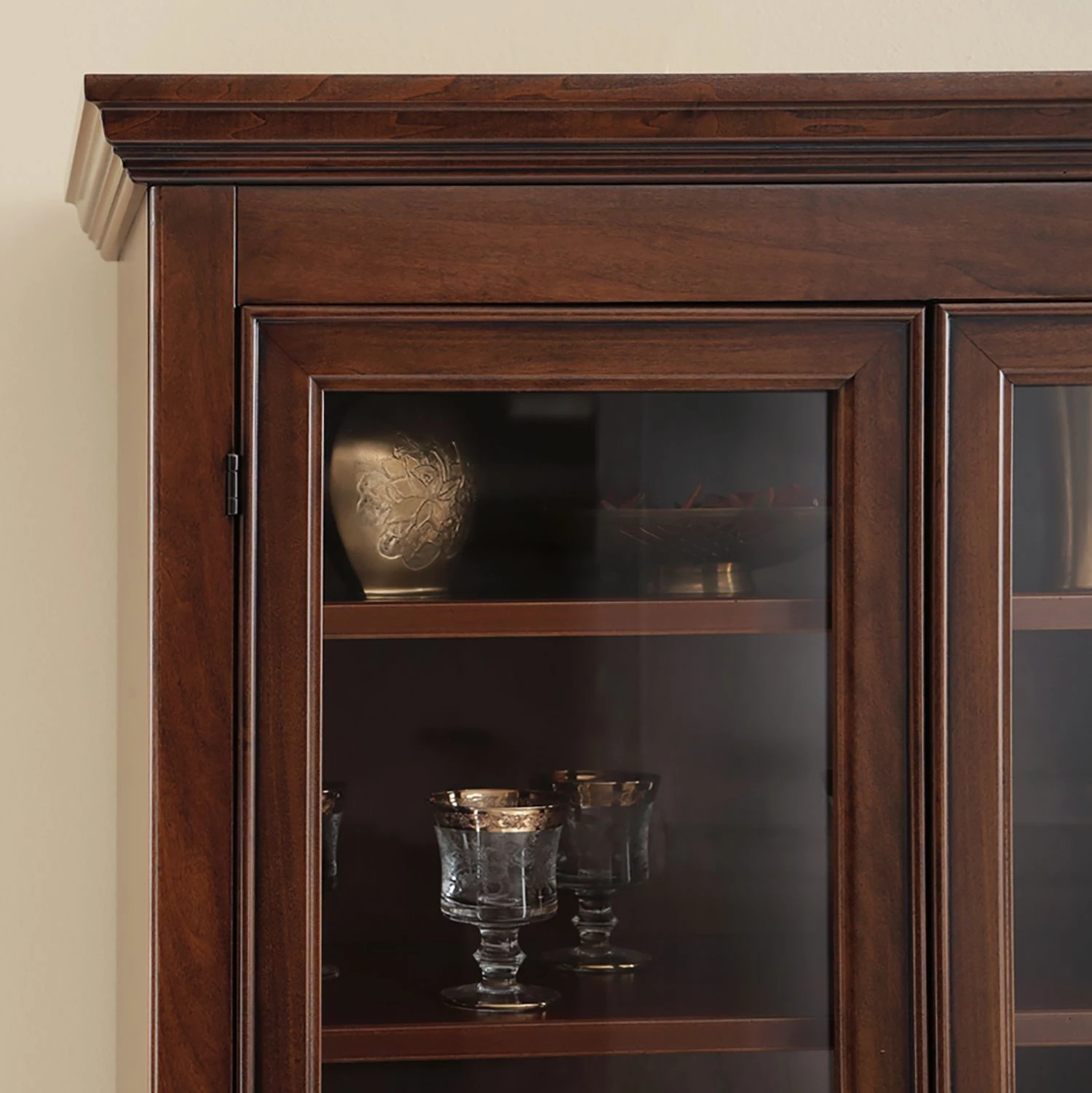 Montreux Vitrine Siena 8 Montreux Vitrine Siena – Image 8