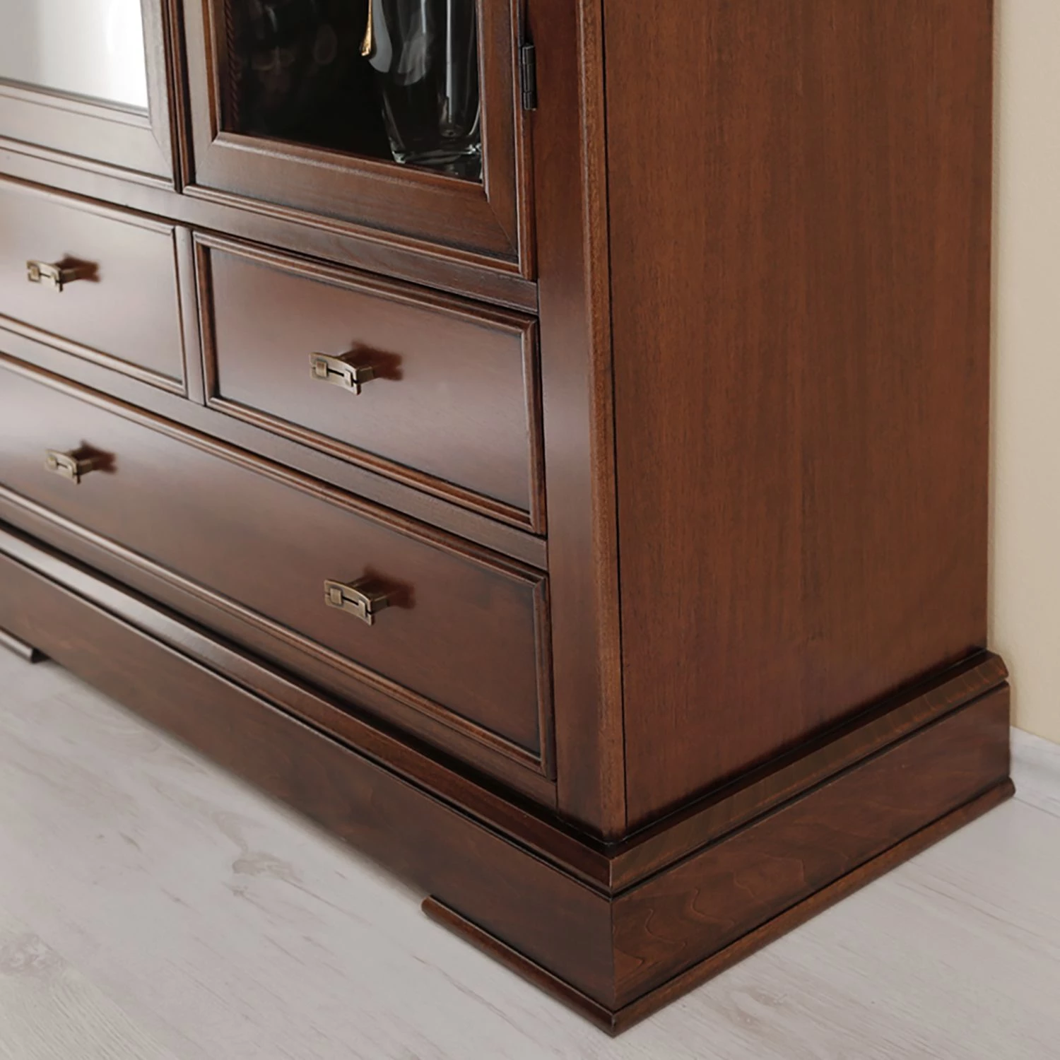 Montreux Vitrine Siena 9 Montreux Vitrine Siena – Image 9