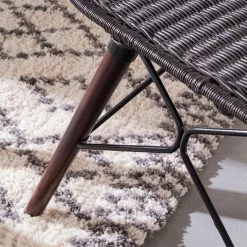 Eva Padberg Collection Chaise à accoudoirs Le Gaillard - Noir / marron foncé 29 Eva Padberg Collection Chaise à accoudoirs Le Gaillard - Noir / marron foncé -Meubles de salle à manger Soldes Magasin 1000050802 200610 13022900014 DETAILS P000000001000050802