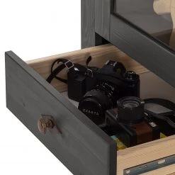 Maison Belfort Armoire vitrine Bergen - Epicéa gris / Epicéa lessivé 20 Maison Belfort Armoire vitrine Bergen - Epicéa gris / Epicéa lessivé -Meubles de salle à manger Soldes Magasin 1000104342 211122 08320700700 DETAILS P000000001000104342