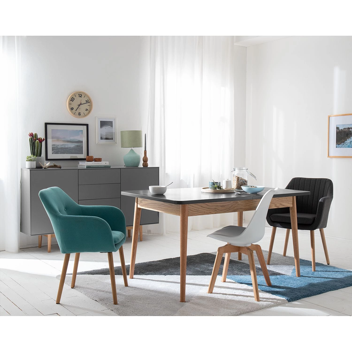 Mørteens Table Lindholm - (extensible) - Partiellement en chêne massif - Gris 2 Mørteens Table Lindholm - (extensible) - Partiellement en chêne massif - Gris – Image 2