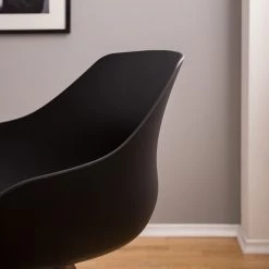 Mørteens Chaises à accoudoirs Skelde I - Matière plastique / Hévéa massif - Noir - Lot de 2 -Meubles de salle à manger Soldes Magasin 1000123392 201126 16390800009 MOOD DETAILS P000000001000123392 mood