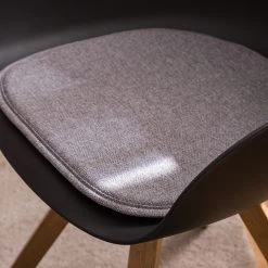 Mørteens Chaises à accoudoirs Skelde I - Matière plastique / Hévéa massif - Noir - Lot de 2 -Meubles de salle à manger Soldes Magasin 1000123392 201126 16391000010 MOOD DETAILS P000000001000123392 mood