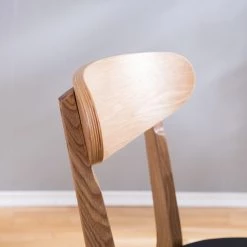 Mørteens Chaises Bogmoor (lot de 2) - imitation cuir / Frêne massif - Beige / Noir -Meubles de salle à manger Soldes Magasin 1000123742 210106 06472400008 DETAILS P000000001000123742