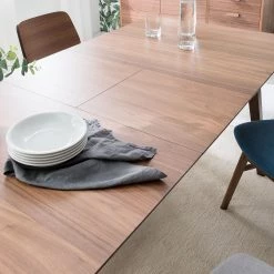 Mørteens Table Hobo - Placage noyer véritable -Meubles de salle à manger Soldes Magasin 1000124048 190404 13513500028 GALLERYIMAGES P000000001000124048