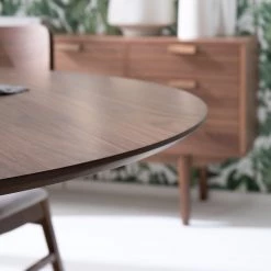 Mørteens Table Olson - Partiellement en hévéa massif - Noyer -Meubles de salle à manger Soldes Magasin 1000124055 190404 14122700005 GALLERYIMAGES P000000001000124055