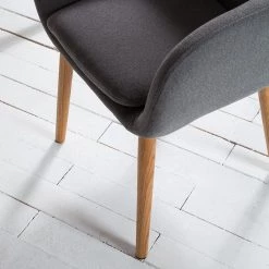 Mørteens Chaise à accoudoirs Bolands - Gris clair / Chêne -Meubles de salle à manger Soldes Magasin 1000126061 180725 07402506 GALLERYIMAGES P000000001000126061