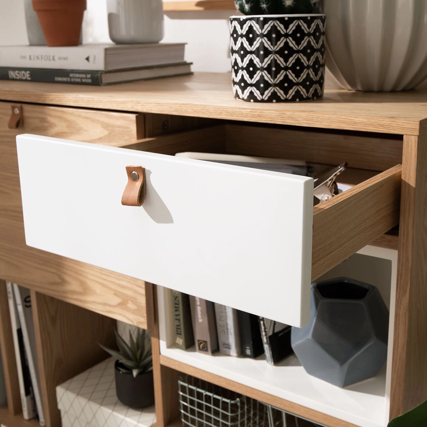 Studio Copenhagen Commode Vallsta II - Frêne / Noir 13 Studio Copenhagen Commode Vallsta II - Frêne / Noir – Image 13