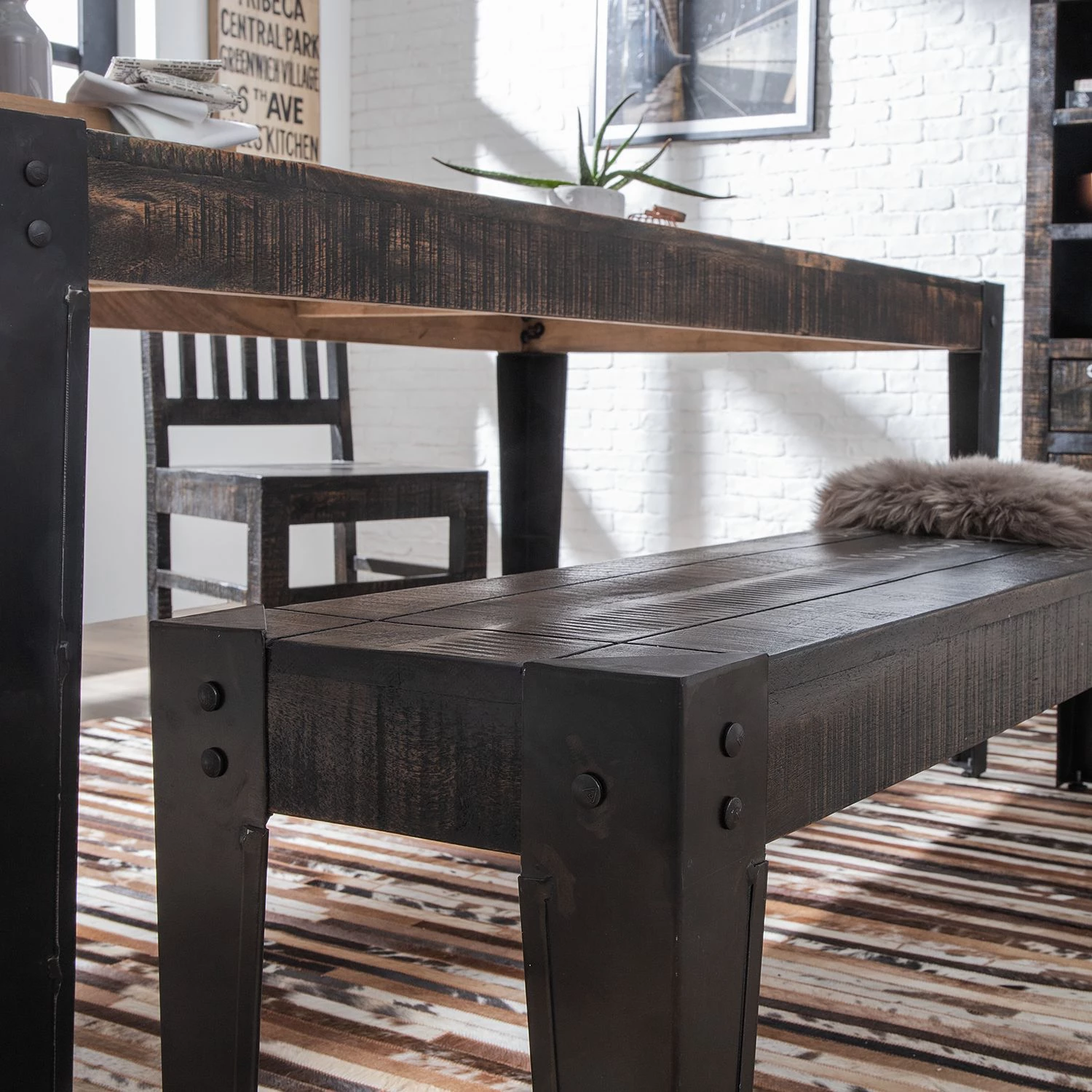 Ars manufacti Salle à manger complète Keyport (4 él.) - Manguier massif 9 Ars manufacti Salle à manger complète Keyport (4 él.) - Manguier massif – Image 9