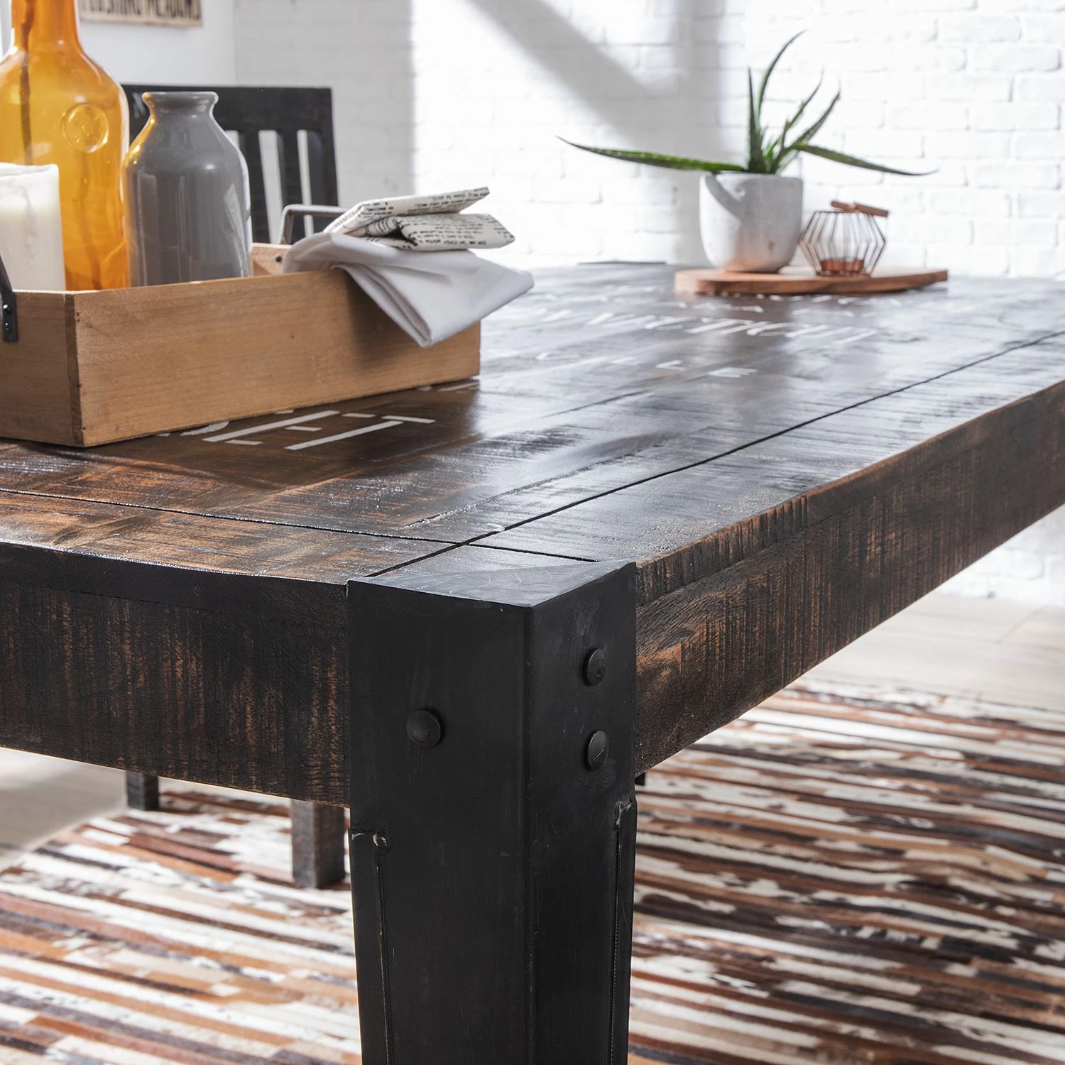 Ars manufacti Salle à manger complète Keyport (4 él.) - Manguier massif 10 Ars manufacti Salle à manger complète Keyport (4 él.) - Manguier massif – Image 10