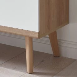 Norrwood Vitrine Gyland - Blanc matt / Imitation chêne Riviera 19 Norrwood Vitrine Gyland - Blanc matt / Imitation chêne Riviera -Meubles de salle à manger Soldes Magasin 1000164022 190307 08392500110 GALLERYIMAGES P000000001000164022