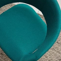 Mørteens Chaise à accoudoirs Buggio - Tissu / Hévéa massif - Tissu Cors: Pétrole - 1 chaise -Meubles de salle à manger Soldes Magasin 1000164525 210602 06321400006 DETAILS P000000001000164525