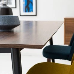 Mørteens Table Gjora - Partiellement en hévéa massif - Noyer / Noir -Meubles de salle à manger Soldes Magasin 1000164590 210120 16170100006 DETAILS P000000001000164590