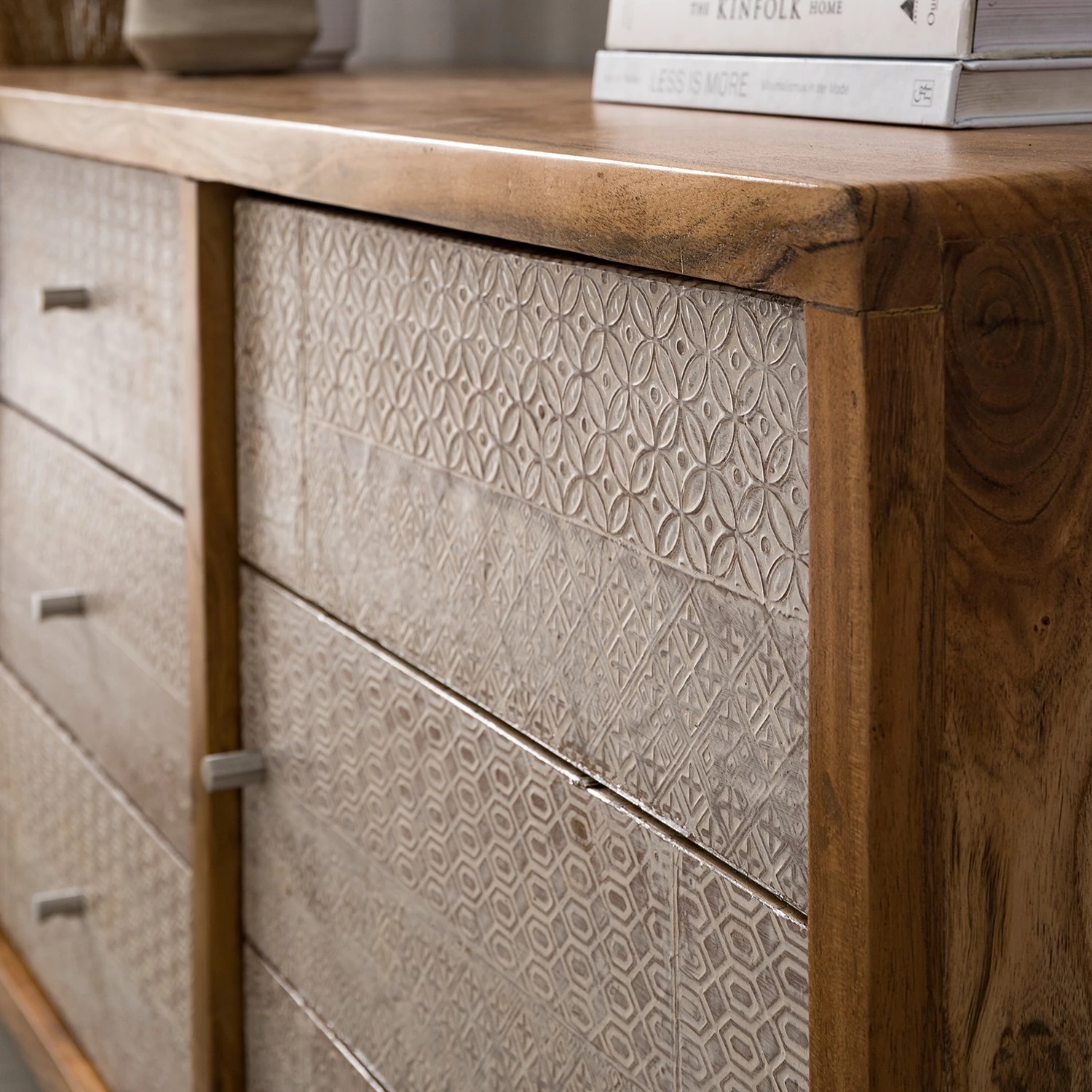 Ars manufacti Buffet bas Buuda - Partiellement en acacia massif - Écru / Acacia 7 Ars manufacti Buffet bas Buuda - Partiellement en acacia massif - Écru / Acacia – Image 7