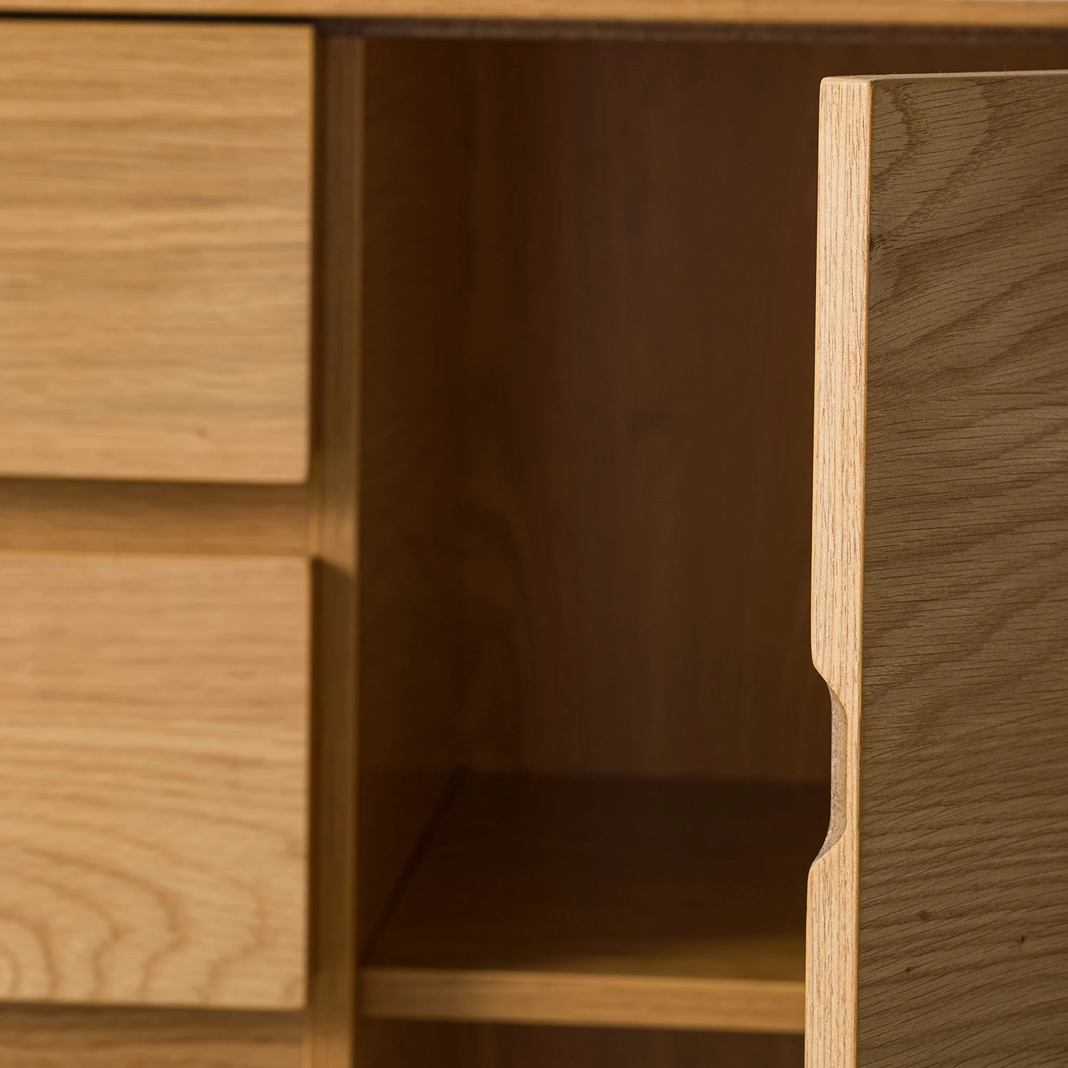 Ars Natura Commode Nozza - Placage en bois véritable - Chêne / Noir 18 Ars Natura Commode Nozza - Placage en bois véritable - Chêne / Noir – Image 18