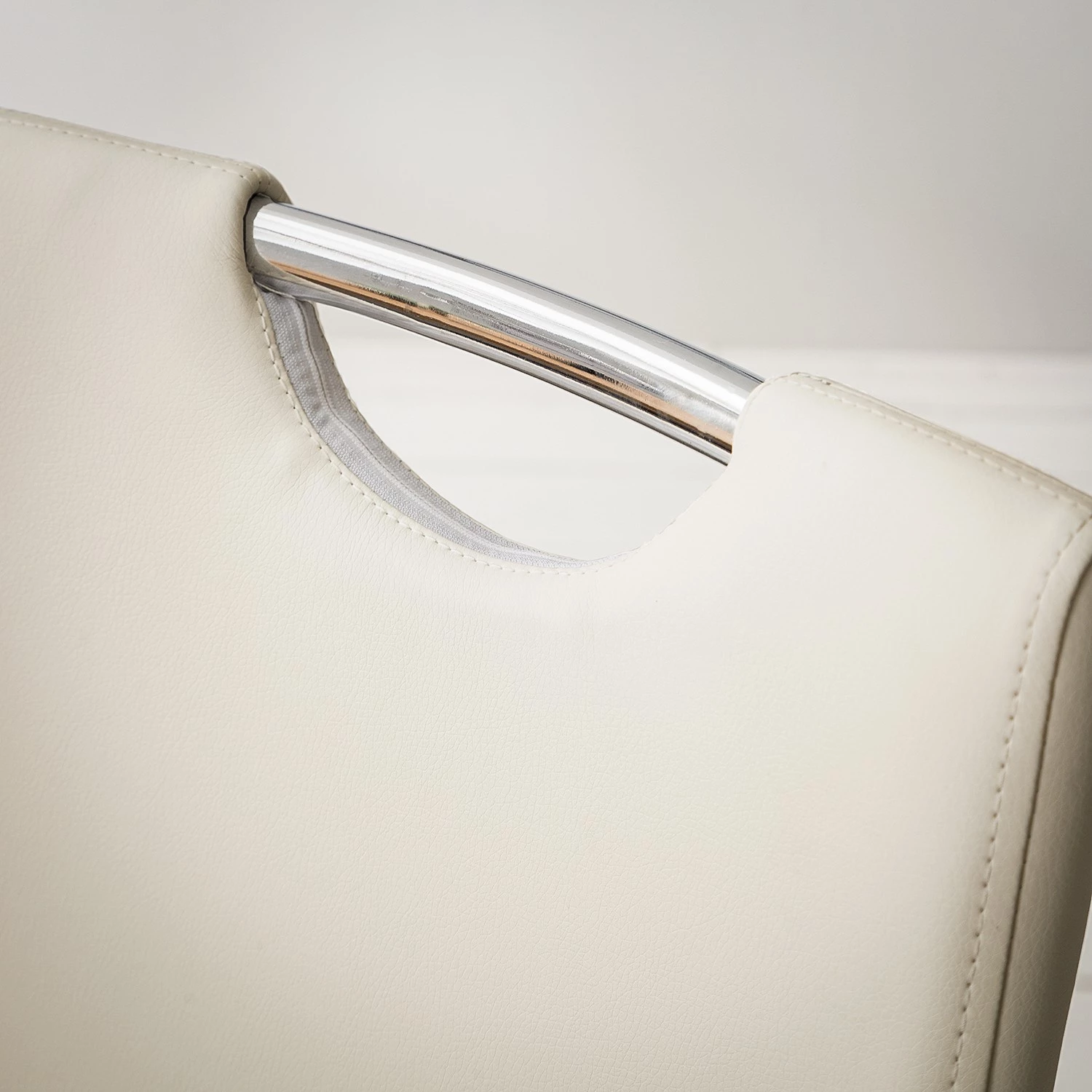 Fredriks Chaises cantilever Nevia I - Imitation cuir / Métal - Chrome - Cuir synthétique Aleli: Créme - Lot de 2 8 Fredriks Chaises cantilever Nevia I - Imitation cuir / Métal - Chrome - Cuir synthétique Aleli: Créme - Lot de 2 – Image 8