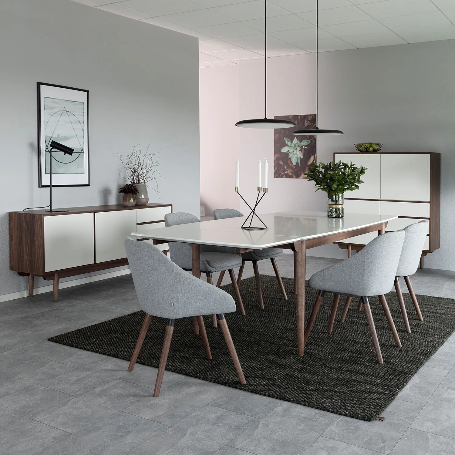 Mørteens Chaises à accoudoirs Maadi (lot de 2) - Tissu / Fer - Gris clair / Noyer 2 Mørteens Chaises à accoudoirs Maadi (lot de 2) - Tissu / Fer - Gris clair / Noyer – Image 2