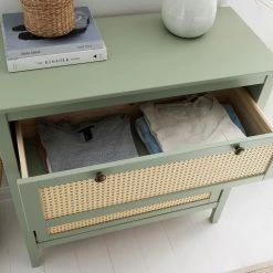 Maison Belfort Commode Belleria I - Pin massif - Vert olive clair 21 Maison Belfort Commode Belleria I - Pin massif - Vert olive clair -Meubles de salle à manger Soldes Magasin 1000187584 200504 19290600003 DETAILS P000000001000187584