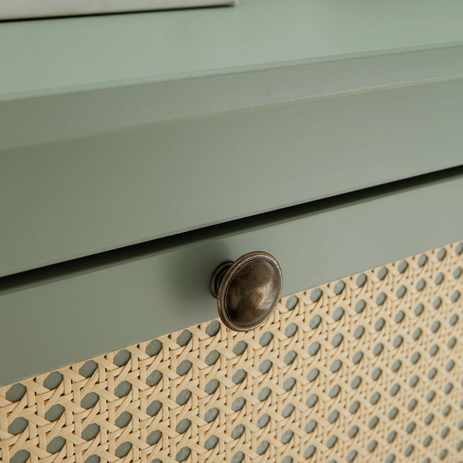 Maison Belfort Commode Belleria I - Pin massif - Vert olive clair 10 Maison Belfort Commode Belleria I - Pin massif - Vert olive clair – Image 10