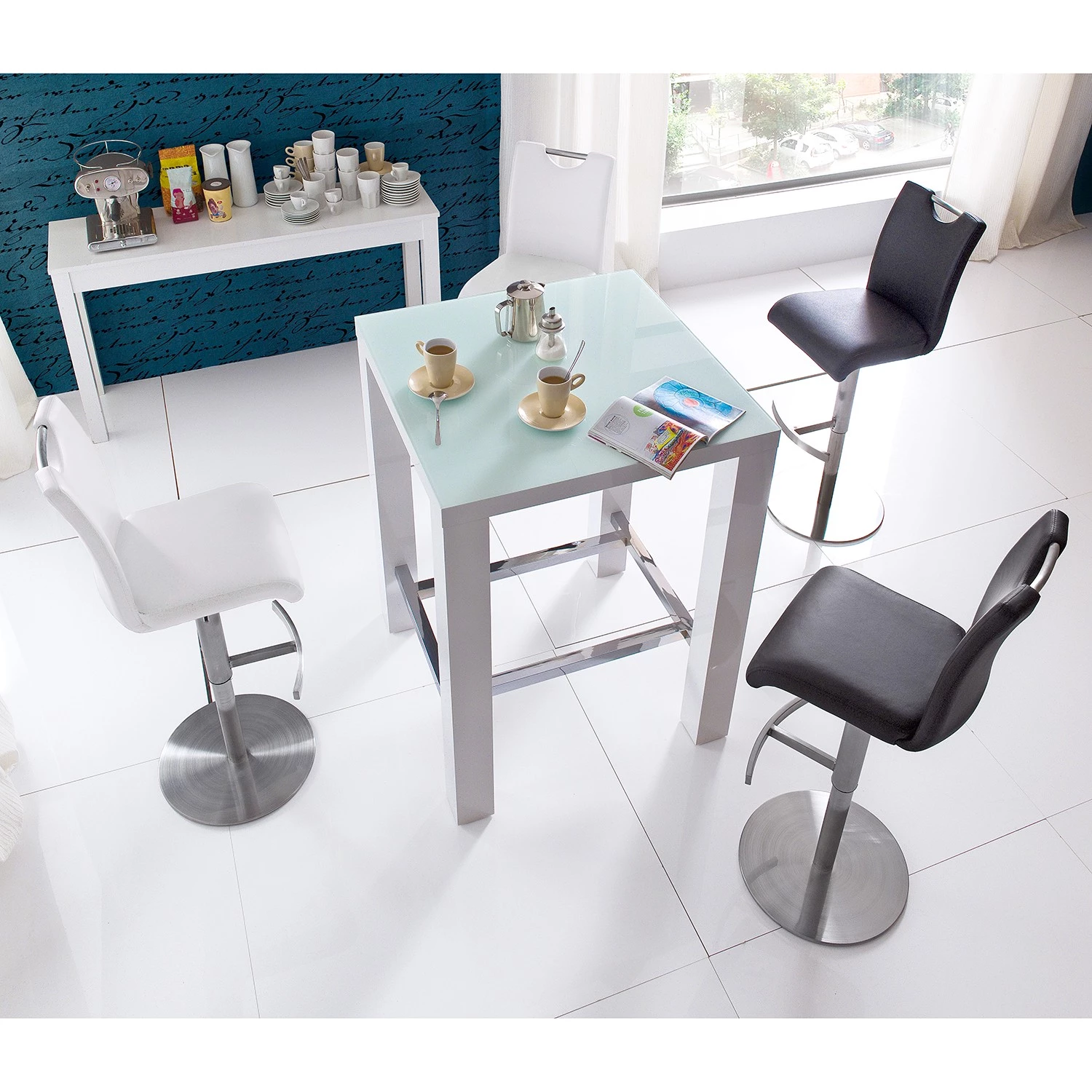 Fredriks Table haute Volet - Verre / Métal - Blanc brillant / Chrome 2 Fredriks Table haute Volet - Verre / Métal - Blanc brillant / Chrome – Image 2