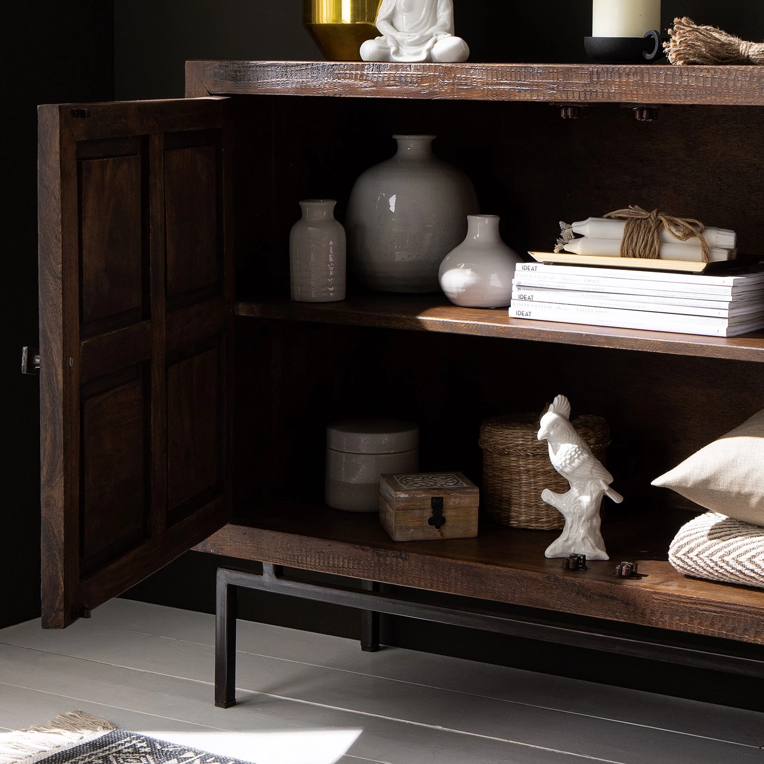 Wolf-Möbel Buffet Carving - Acacia massif / Métal - Acacia / Noir 19 Wolf-Möbel Buffet Carving - Acacia massif / Métal - Acacia / Noir – Image 19