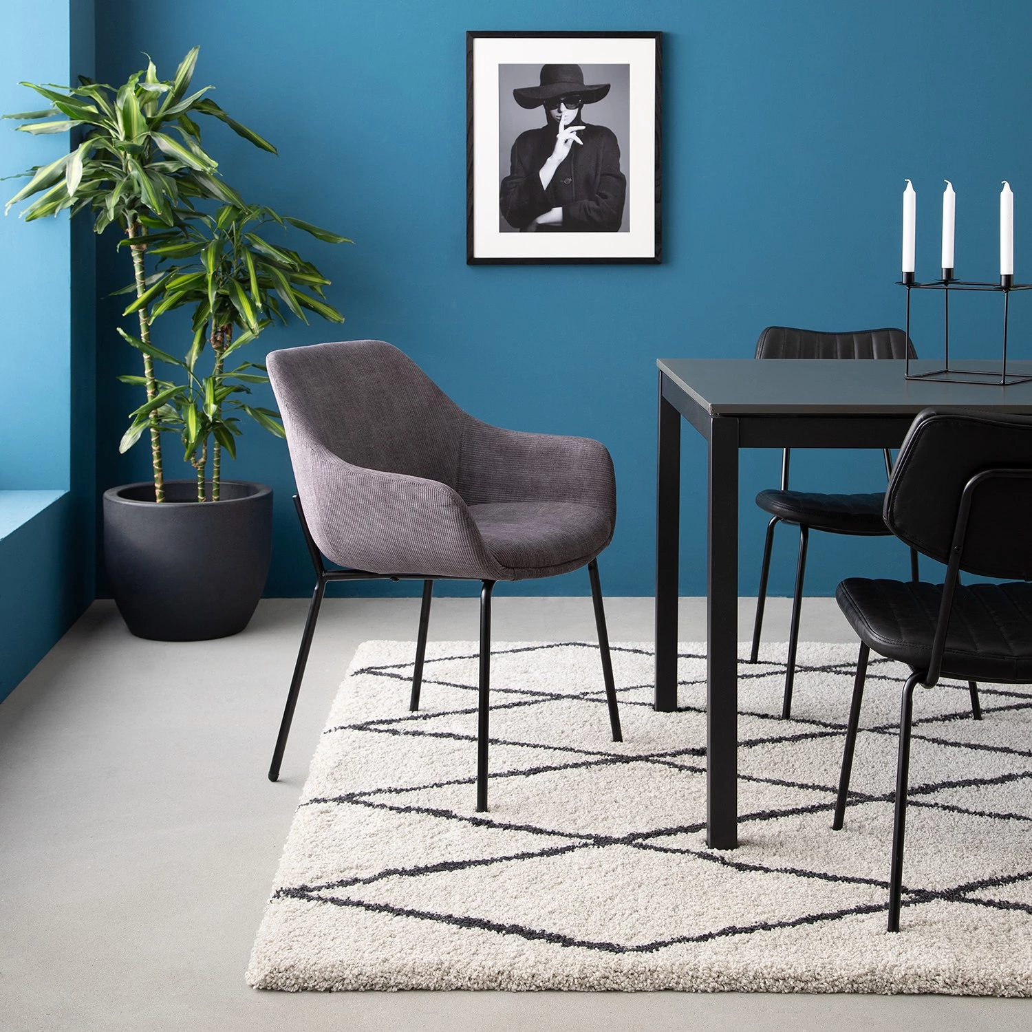 Jack & Alice Chaise capitonnée Richville - Velours côtelé / Fer - Gris / Noir 2 Jack & Alice Chaise capitonnée Richville - Velours côtelé / Fer - Gris / Noir – Image 2