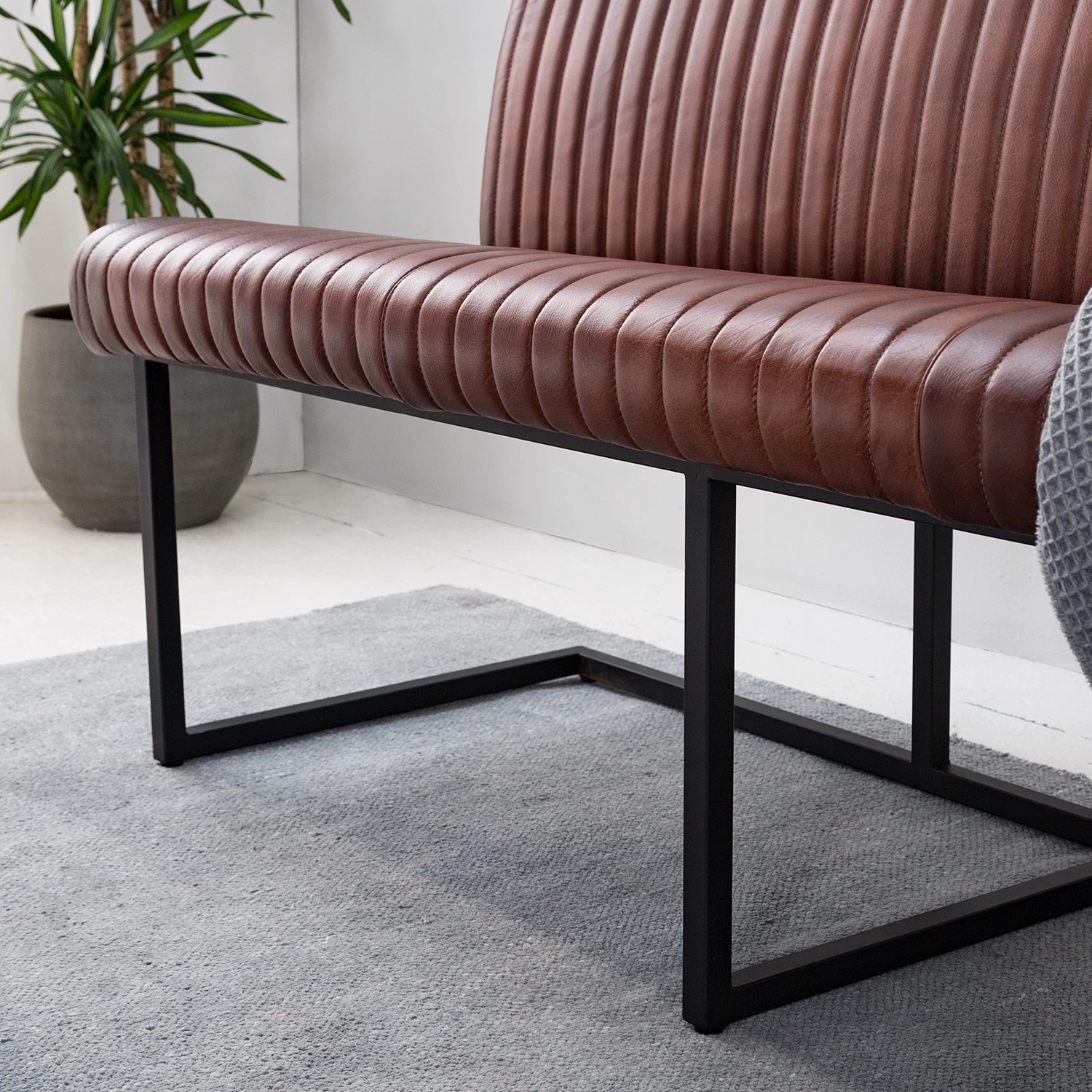 Ars manufacti Banquette Wylie - Cuir / Fer - Marron vintage / Noir 11 Ars manufacti Banquette Wylie - Cuir / Fer - Marron vintage / Noir – Image 11