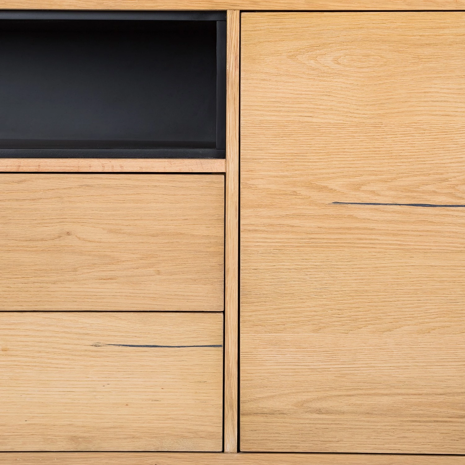 Studio Copenhagen Buffet Flox II - Placage en bois véritable / Métal -Chêne / Noir 9 Studio Copenhagen Buffet Flox II - Placage en bois véritable / Métal -Chêne / Noir – Image 9