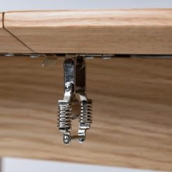 Mørteens Table Hanck - Partiellement en chêne massif - Chêne 38 Mørteens Table Hanck - Partiellement en chêne massif - Chêne -Meubles de salle à manger Soldes Magasin 1000218286 210318 08122200027 DETAILS P000000001000218286