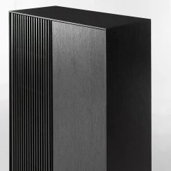 Studio Copenhagen Buffet haut Dowland - Placage en bois véritable - Chêne / Noir 29 Studio Copenhagen Buffet haut Dowland - Placage en bois véritable - Chêne / Noir -Meubles de salle à manger Soldes Magasin 1000218356 210303 06475800006 DETAILS P000000001000218356