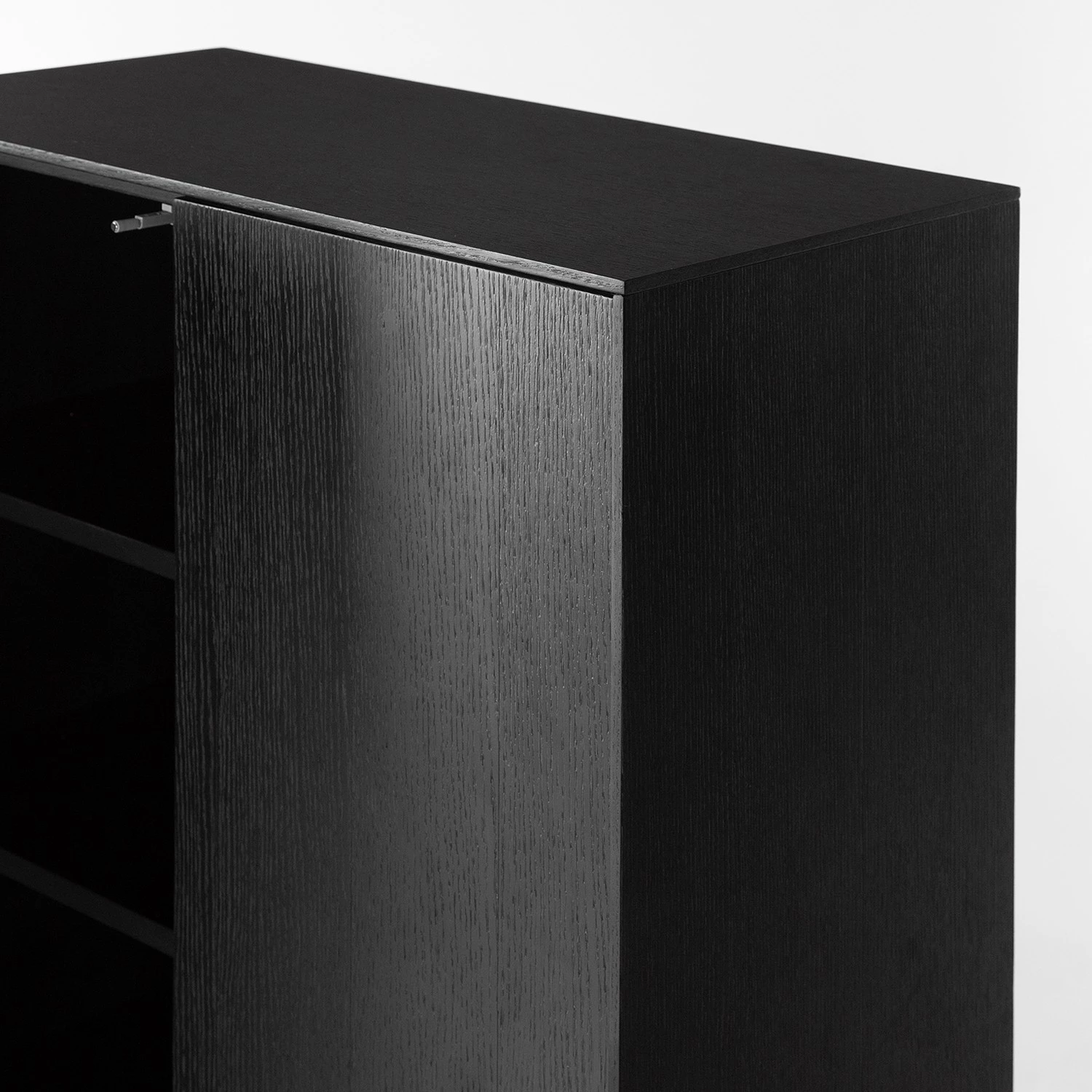 Studio Copenhagen Buffet haut Dowland - Placage en bois véritable - Chêne / Noir 11 Studio Copenhagen Buffet haut Dowland - Placage en bois véritable - Chêne / Noir – Image 11