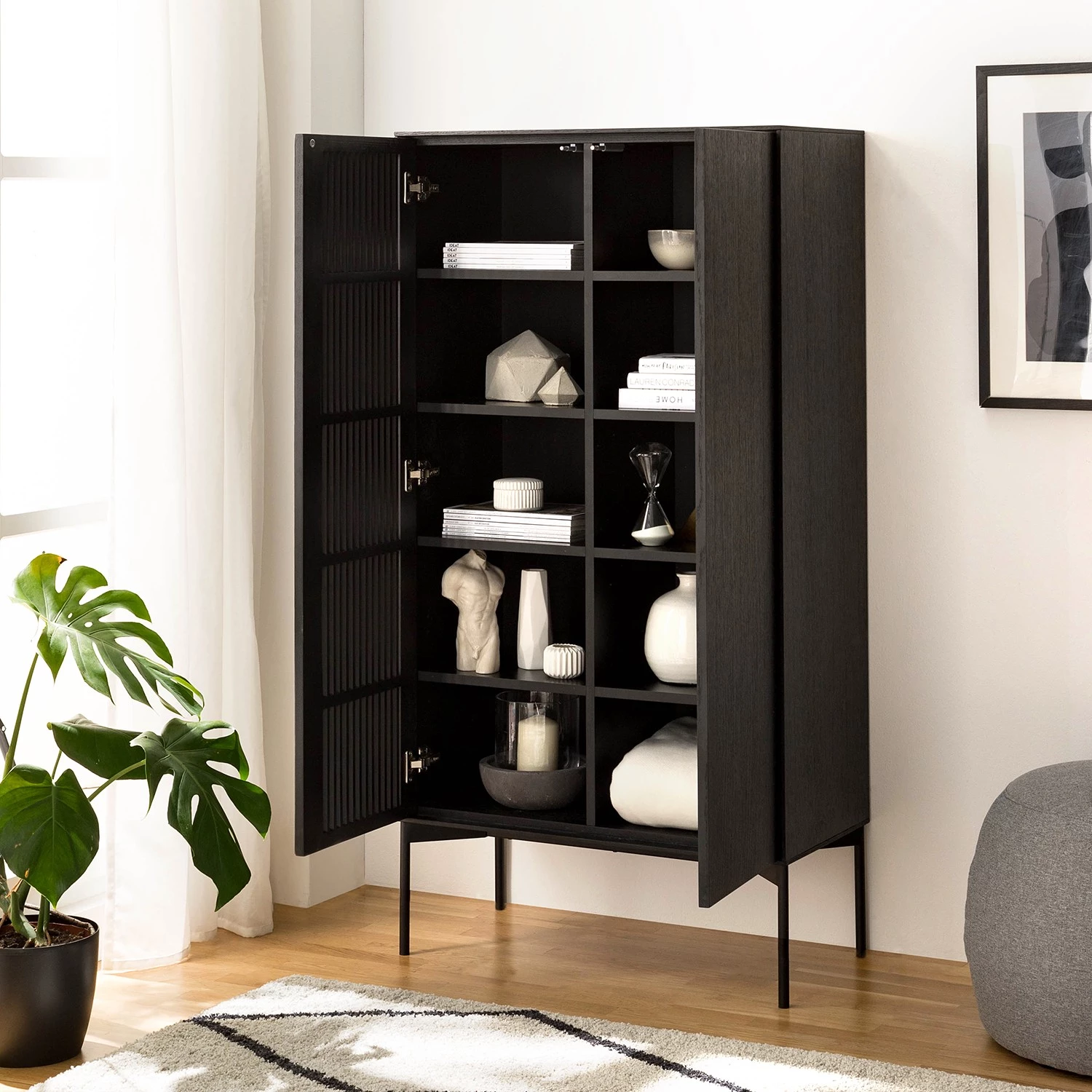 Studio Copenhagen Buffet haut Dowland - Placage en bois véritable - Chêne / Noir 3 Studio Copenhagen Buffet haut Dowland - Placage en bois véritable - Chêne / Noir – Image 3