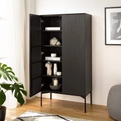 Studio Copenhagen Buffet haut Dowland - Placage en bois véritable - Chêne / Noir 24 Studio Copenhagen Buffet haut Dowland - Placage en bois véritable - Chêne / Noir -Meubles de salle à manger Soldes Magasin 1000218356 210311 08052500013 MOOD DETAILS P000000001000218356 mood