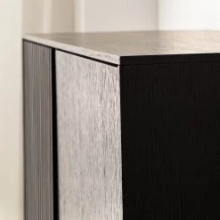 Studio Copenhagen Buffet haut Dowland - Placage en bois véritable - Chêne / Noir 36 Studio Copenhagen Buffet haut Dowland - Placage en bois véritable - Chêne / Noir -Meubles de salle à manger Soldes Magasin 1000218356 210311 08052700016 DETAILS P000000001000218356