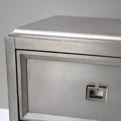 Red Living Commode Tilloloy - Blanc / Argenté / Noir -Meubles de salle à manger Soldes Magasin 1000242718 210121 08084600042 DETAILS P000000001000242718