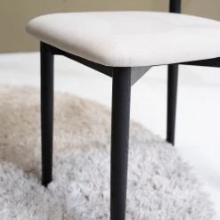 Mørteens Chaises Lolif I (lot de 2) - Tissu / Chêne massif - Beige / Noir -Meubles de salle à manger Soldes Magasin 1000244983 220406 031 DETAILS P000000001000244983