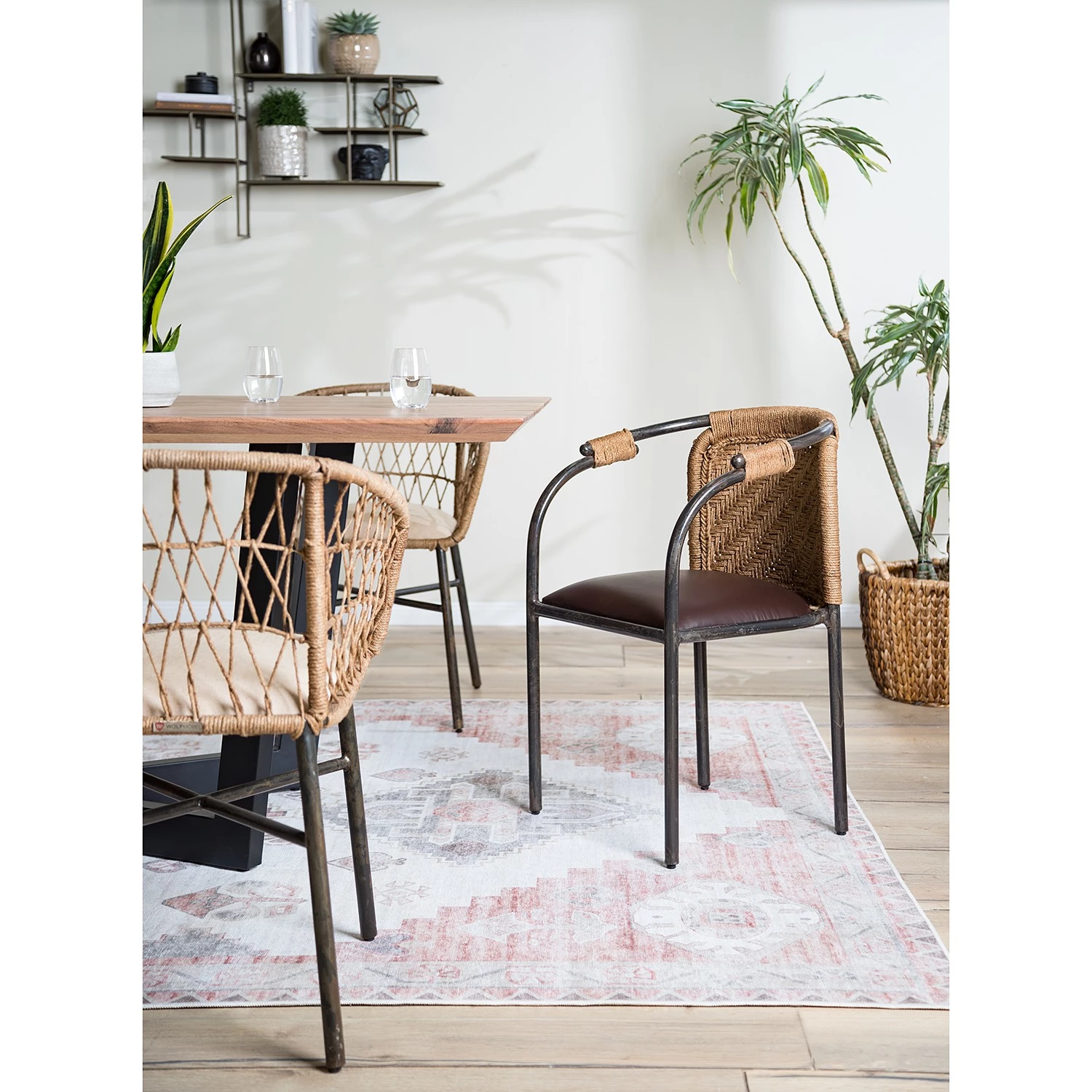 Ars manufacti Chaise à accoudoirs Dissay - Jute tressé / Fer - Naturel / Noir 2 Ars manufacti Chaise à accoudoirs Dissay - Jute tressé / Fer - Naturel / Noir – Image 2