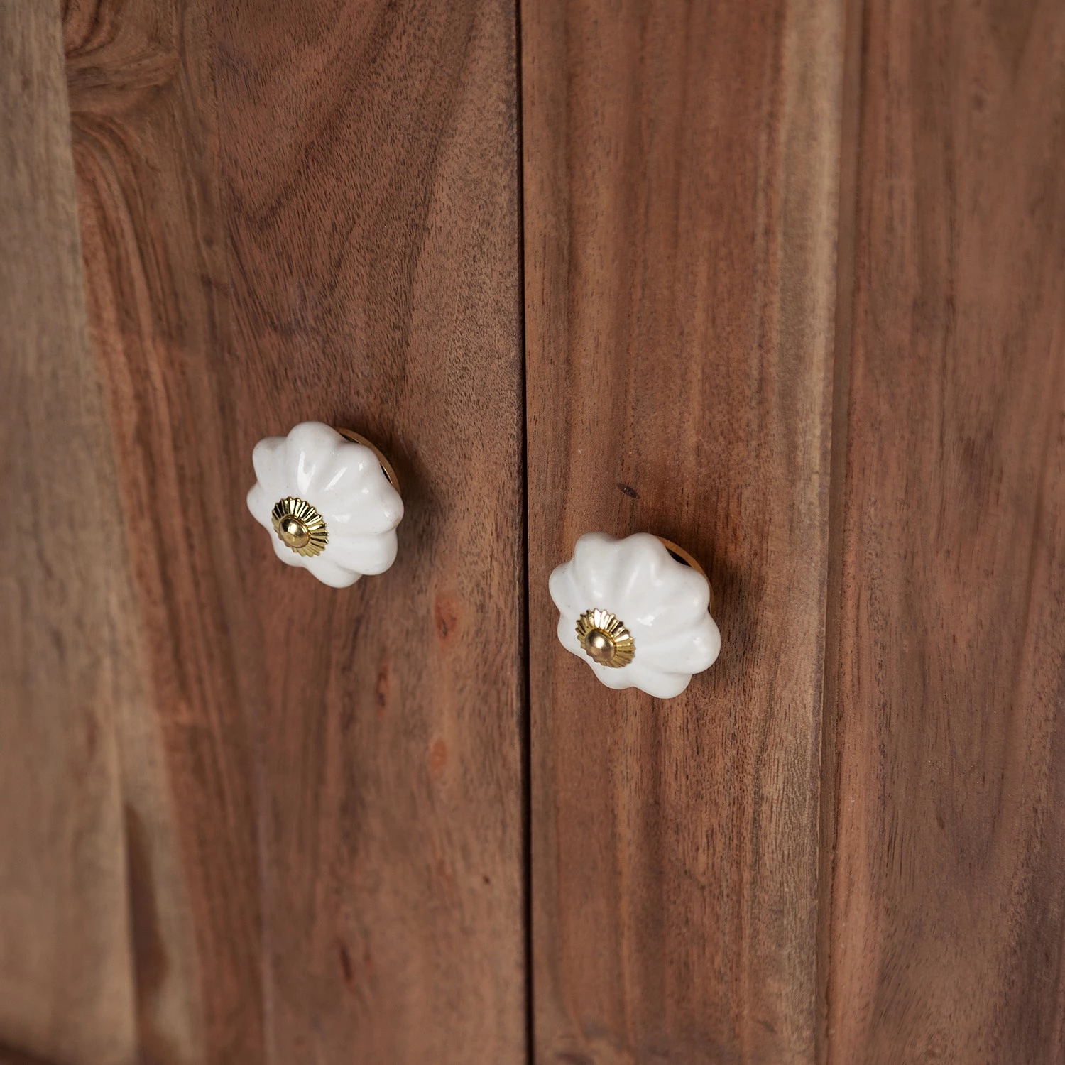 Wolf-Möbel Buffet Maison I - Acacia massif - Acacia couleur pierre / Blanc cassé 10 Wolf-Möbel Buffet Maison I - Acacia massif - Acacia couleur pierre / Blanc cassé – Image 10