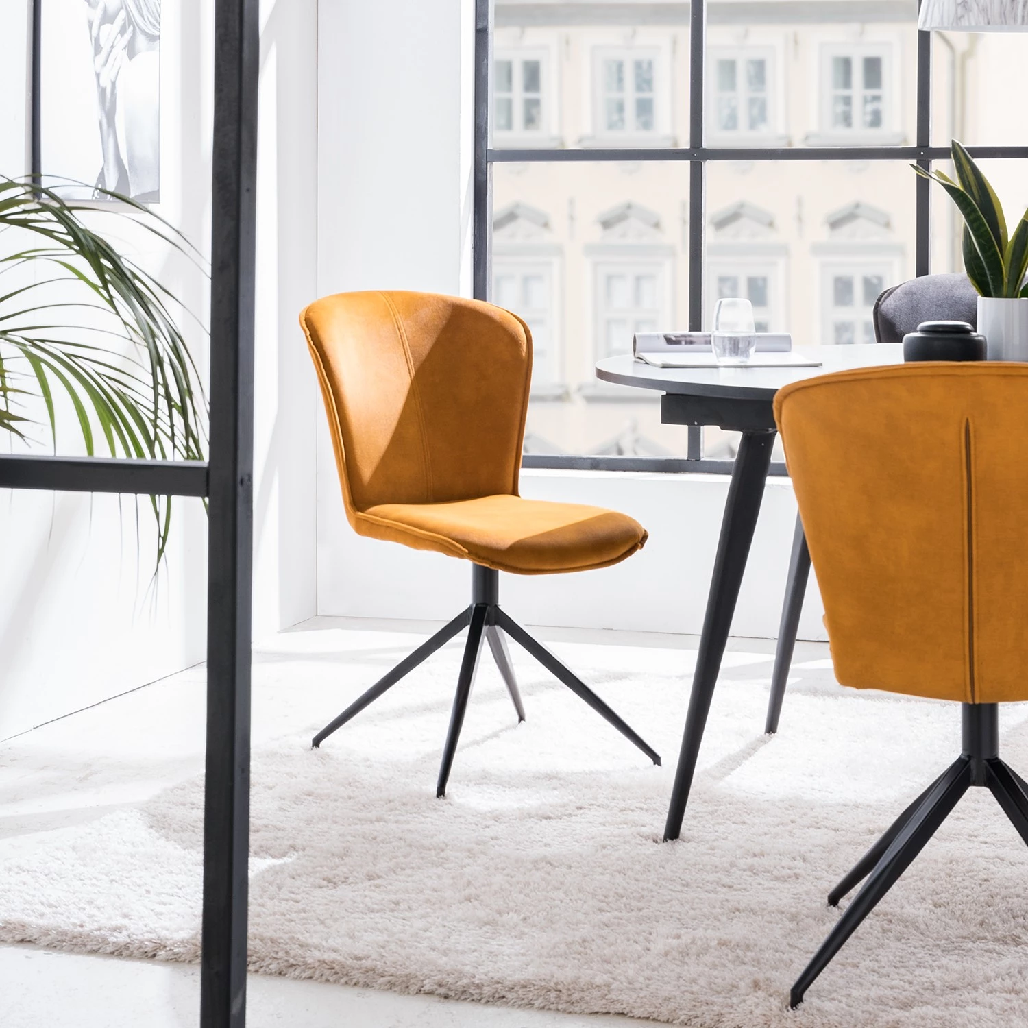 Ars manufacti Chaises capitonnées Yves (lot de 2) - Ocre 2 Ars manufacti Chaises capitonnées Yves (lot de 2) - Ocre – Image 2