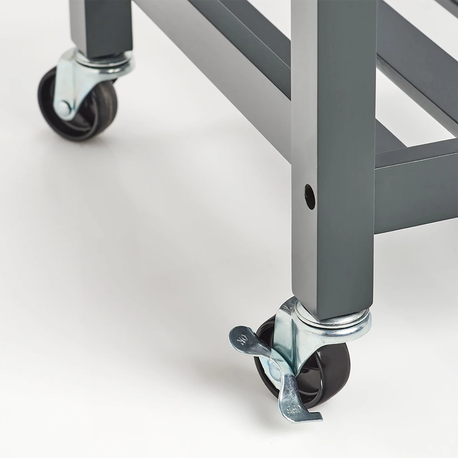 Zeller Desserte Addison - Bambou / MDF - Gris - 58 x 40 x 93 cm 6 Zeller Desserte Addison - Bambou / MDF - Gris - 58 x 40 x 93 cm – Image 6