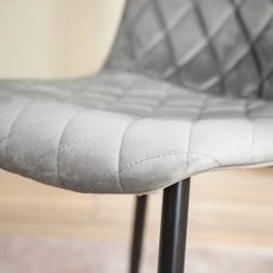 Ars manufacti Chaises capitonnées Trevo I (lot de 2) - Gris lumineux -Meubles de salle à manger Soldes Magasin 1000274876 220517 040 DETAILS P000000001000274876