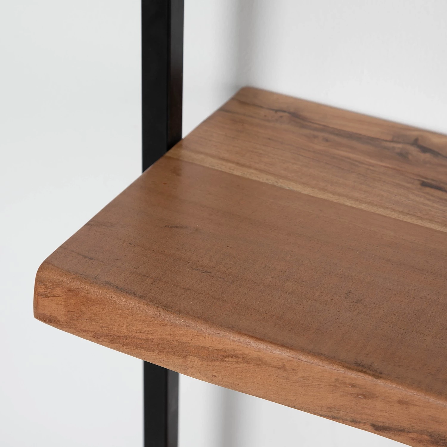 Ars manufacti Étagère murale Kaawo II - Acacia massif / Métal - Acacia / Noir - Hauteur : 100 cm 12 Ars manufacti Étagère murale Kaawo II - Acacia massif / Métal - Acacia / Noir - Hauteur : 100 cm – Image 12