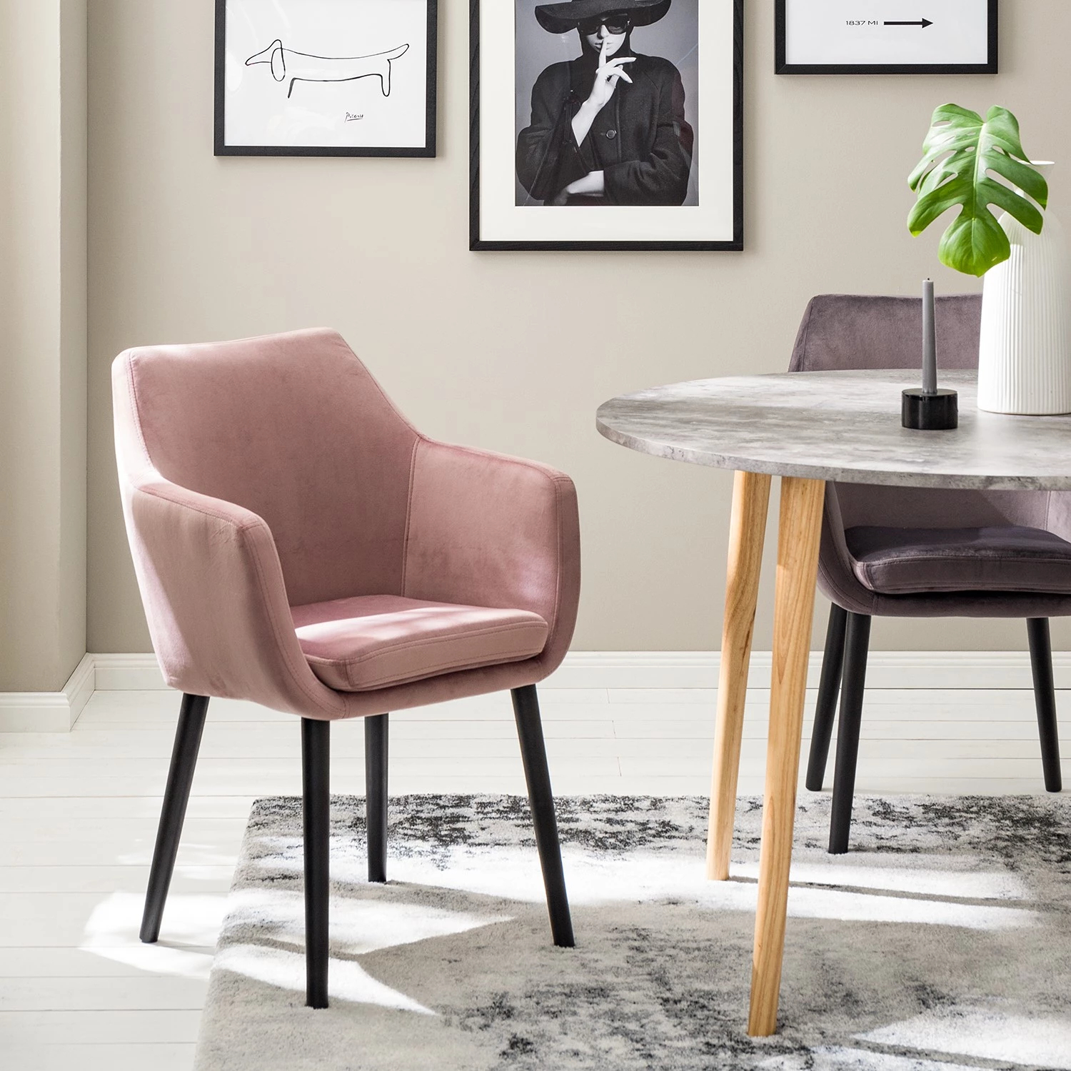 Mørteens Chaises à accoudoirs Nicholas V - Velours Kemi: Rose vieilli - Lot de 2 2 Mørteens Chaises à accoudoirs Nicholas V - Velours Kemi: Rose vieilli - Lot de 2 – Image 2