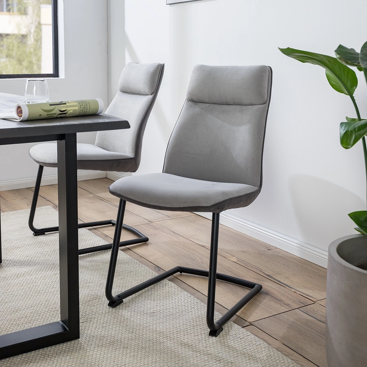 Fredriks Chaises cantilever Altoona (lot de 2) - Tissage à plat / Métal - Gris foncé et gris clair / Noir mat 2 Fredriks Chaises cantilever Altoona (lot de 2) - Tissage à plat / Métal - Gris foncé et gris clair / Noir mat – Image 2