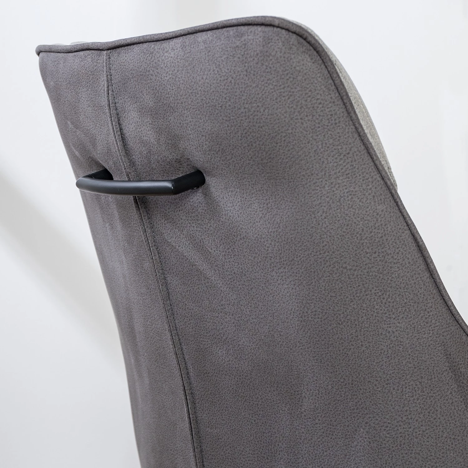 Fredriks Chaise à accoudoirs Altoona - Tissage à plat / Métal - Gris foncé et gris clair / Noir mat 13 Fredriks Chaise à accoudoirs Altoona - Tissage à plat / Métal - Gris foncé et gris clair / Noir mat – Image 13