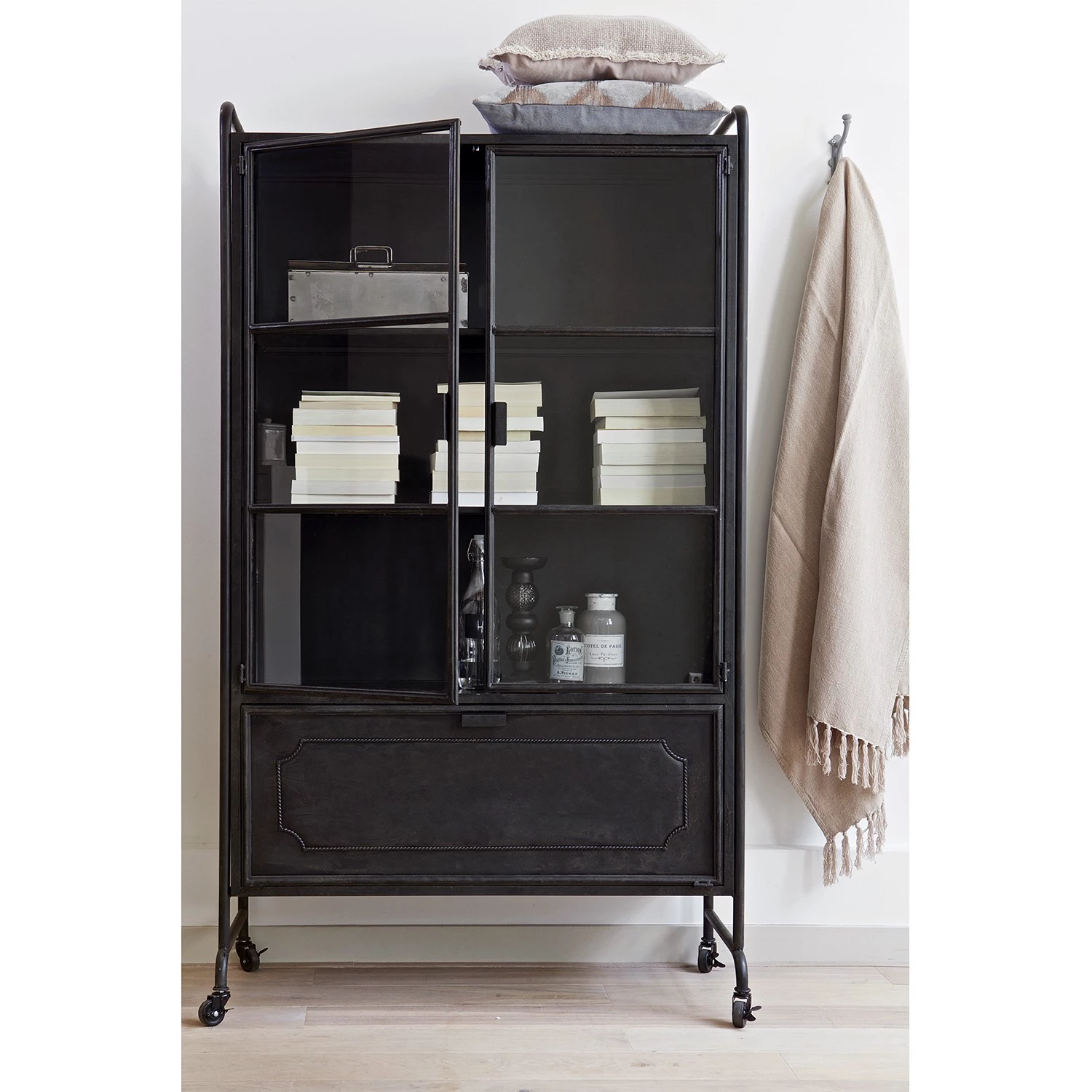 Red Living Vitrine Leska - Métal - Noir vintage 3 Red Living Vitrine Leska - Métal - Noir vintage – Image 3