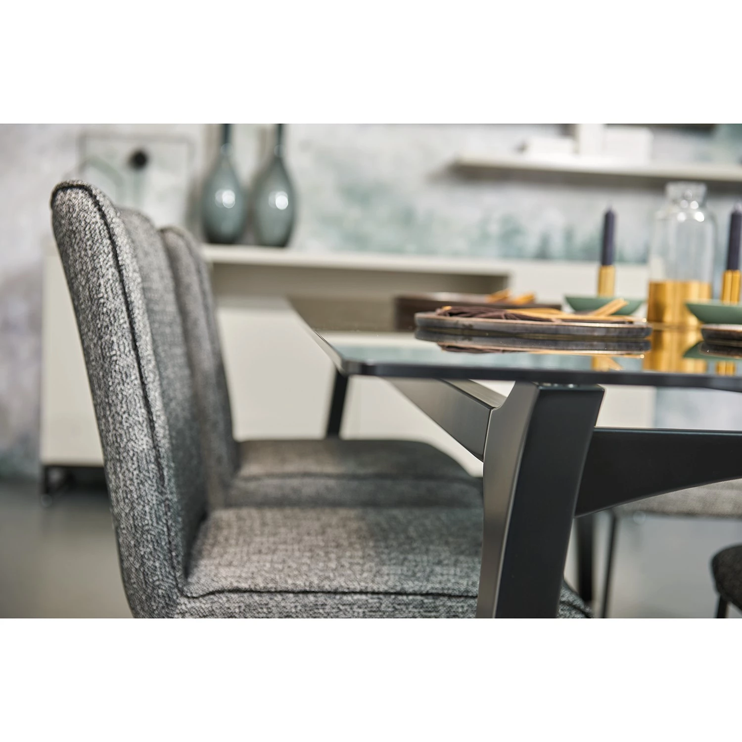 Now! by hülsta Table Hülsta now T23 - Verre teinté / Hêtre massif - Noir - Largeur : 220 cm 2 Now! by hülsta Table Hülsta now T23 - Verre teinté / Hêtre massif - Noir - Largeur : 220 cm – Image 2