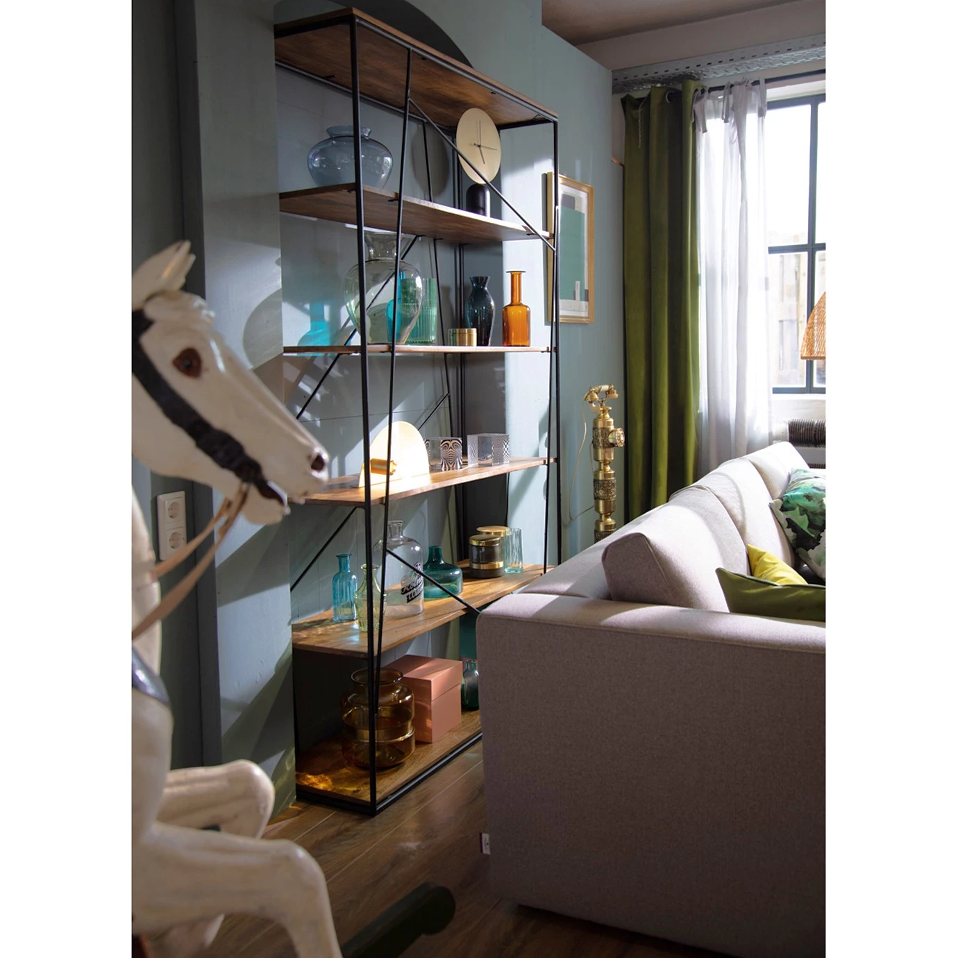 Tom Tailor Étagère Piketon II - Manguier massif / Aluminium - Manguier / Noir 2 Tom Tailor Étagère Piketon II - Manguier massif / Aluminium - Manguier / Noir – Image 2